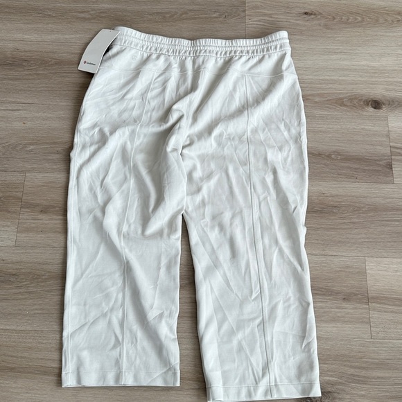 Lululemon Softstreme High-Rise Straight-Leg Cropped Pant 24 - Picture 10 of 10